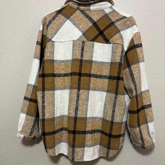 Woman’s Flannel Plaid Button Down Shacket Jacket Coat Size Med heavy duty - Picture 3 of 8